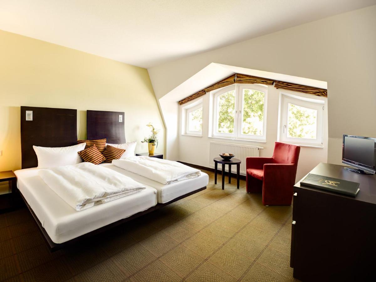 Germania Hotel Am Schlosspark Meyenburg  Ngoại thất bức ảnh