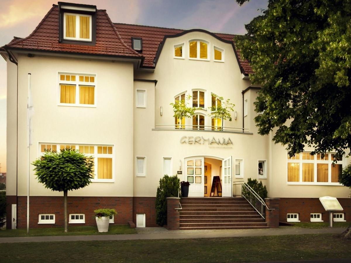 Germania Hotel Am Schlosspark Meyenburg  Ngoại thất bức ảnh